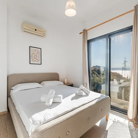 Exclusive Seafront 3 Apartment *