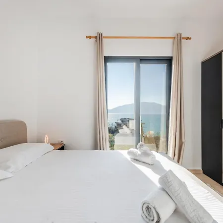 Apartment Exclusive Seafront 3 *