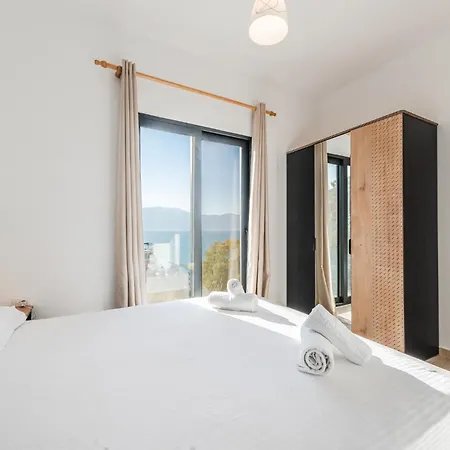 Exclusive Seafront 3 Apartment Vlore