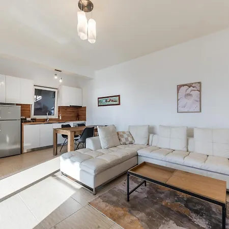 Exclusive Seafront 3 *