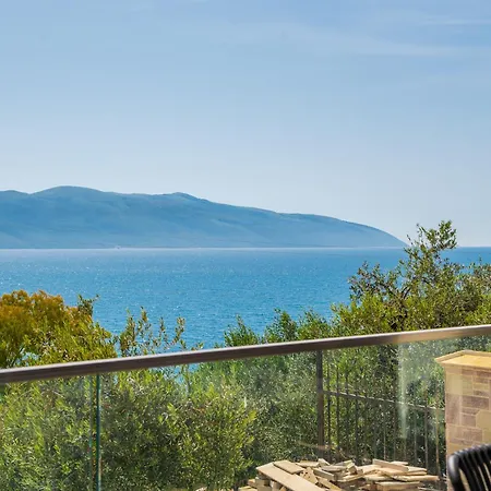 Apartmán Exclusive Seafront 3 By Pikhost *