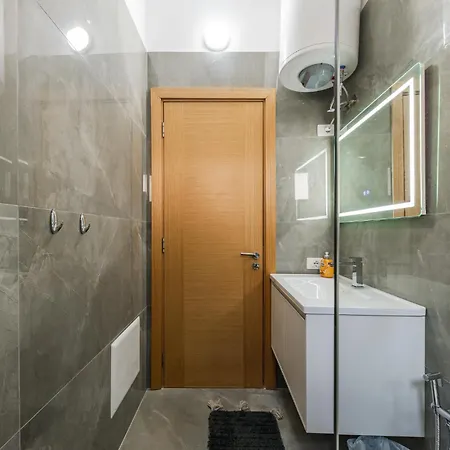 Exclusive Seafront 3 By Pikhost Apartment Vlore