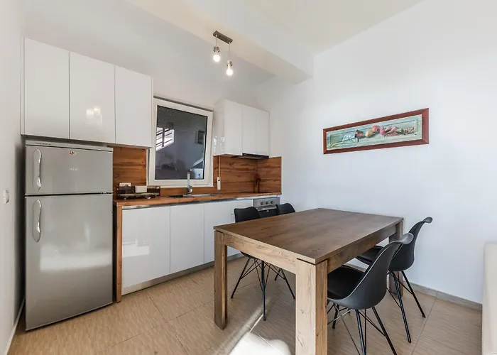 Exclusive Seafront 3 By Pikhost Apartment Vlore