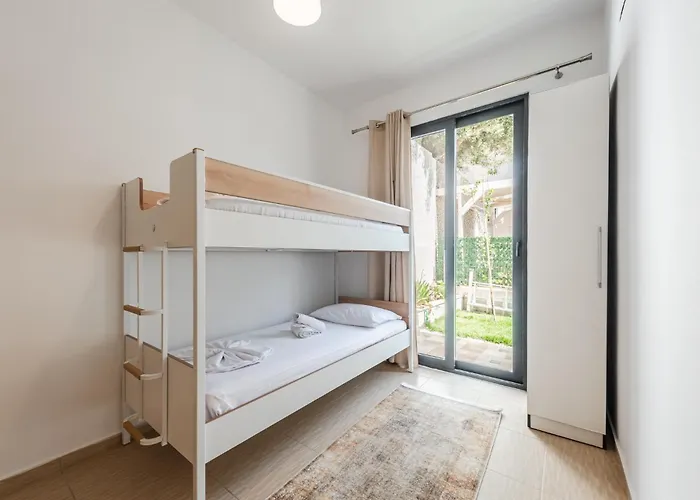 Apartment Exclusive Seafront 3 By Pikhost